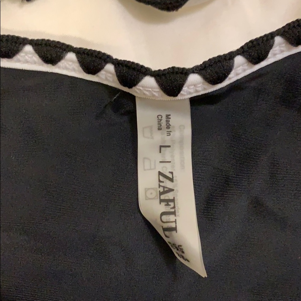 brand new zaful swimsuit - Picture 2 of 2